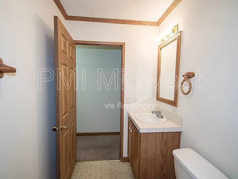 11845 Center St — Photo 18