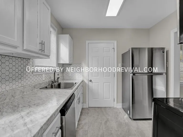 3368 Douglass Ave — Photo 11