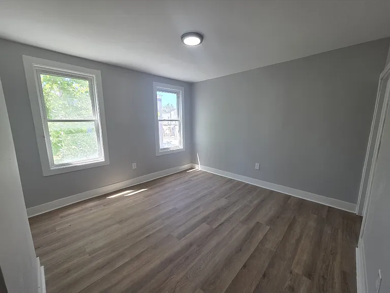 1505 McHenry St — Photo 2