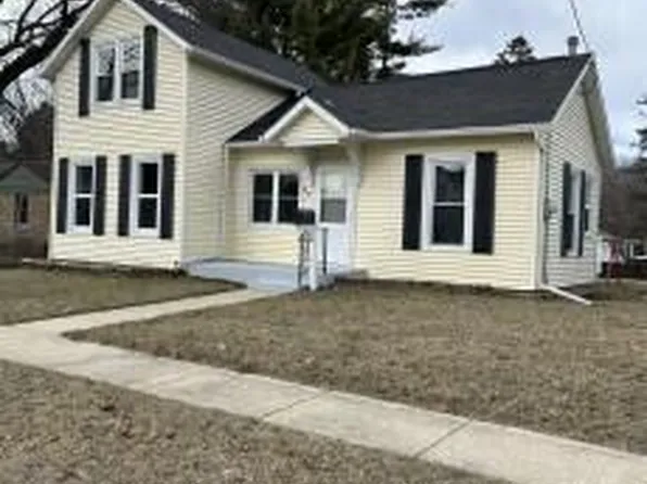 27 South STREET, Fort Atkinson, WI 53538