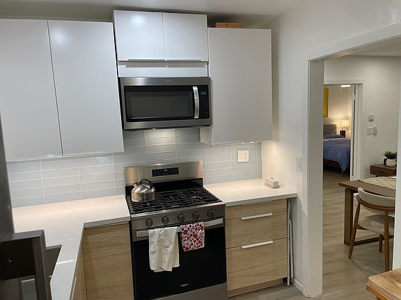 4th image of 35 Ximeno Ave #B
