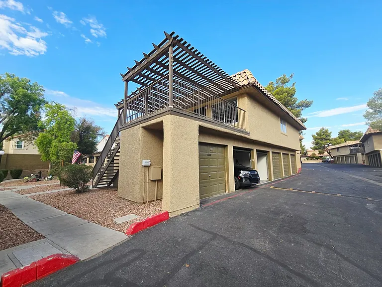 1833 Plum Ct — Photo 17