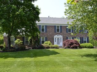 25 Springhill Dr, West Windsor, NJ 08550