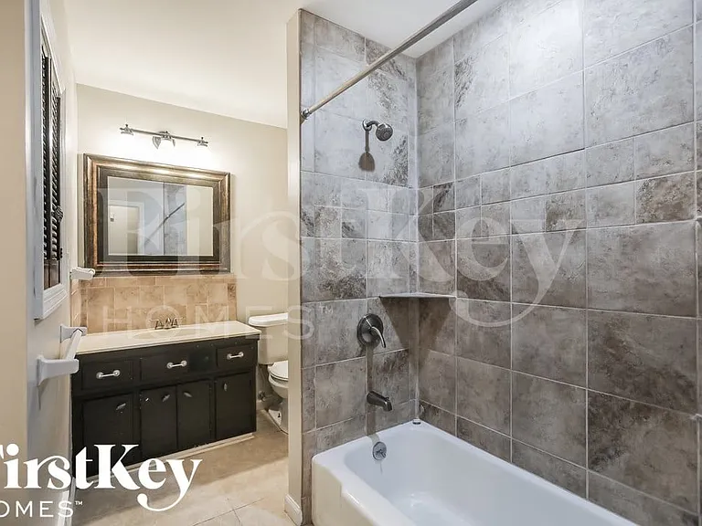 9610 W 92nd Ter — Photo 10