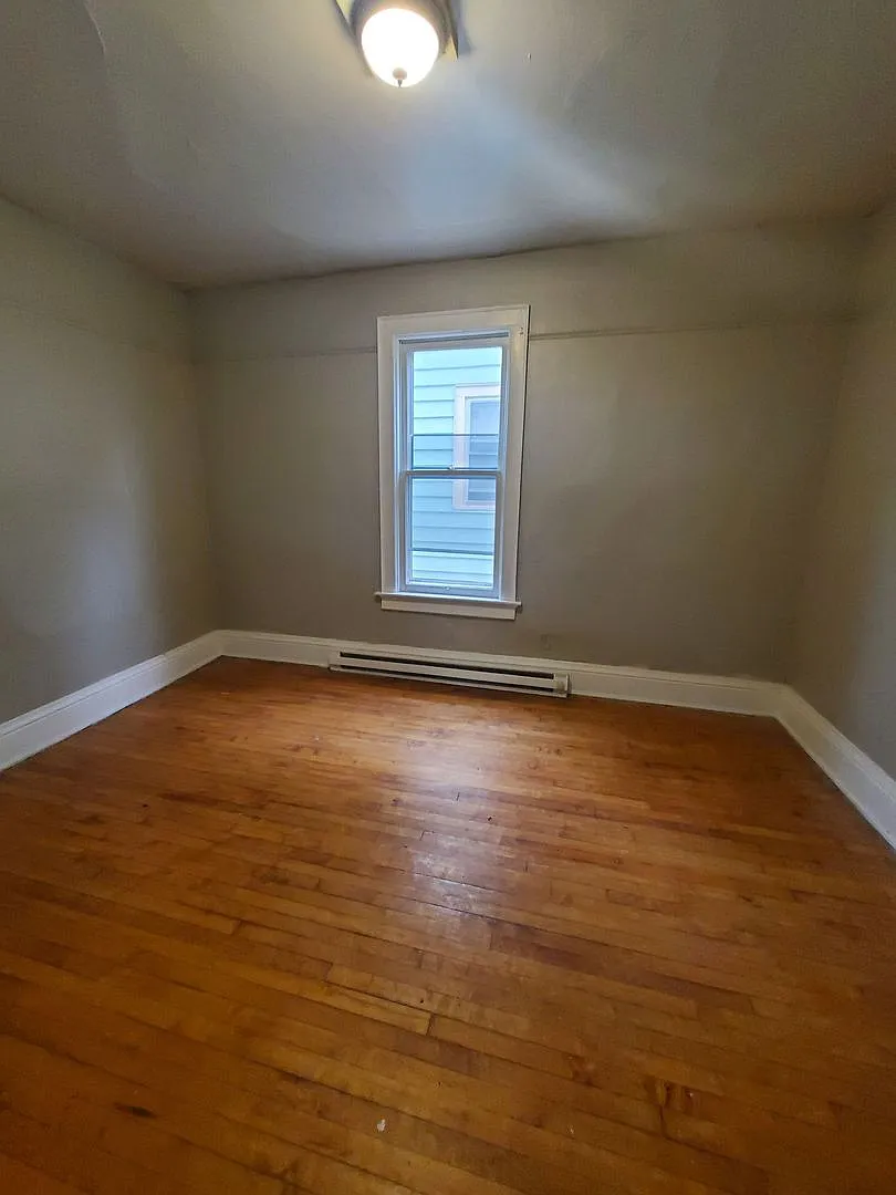 2106- 2106A W Keefe Ave (Duplex) — Photo 4