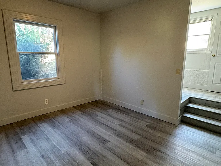 Main bedroom with walk in closet