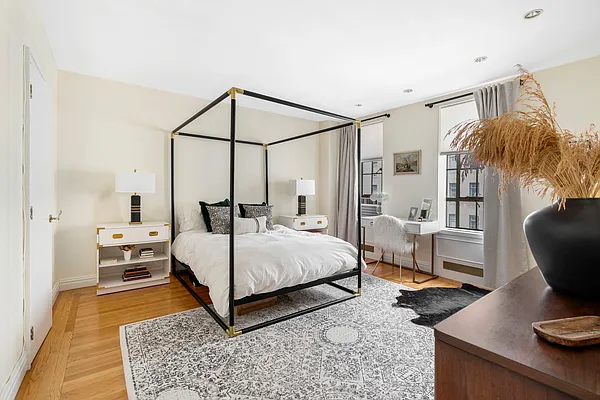 Sold by Compass | media 23