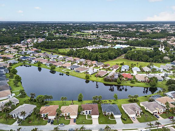 4th image of 512 SW Lake Manatee Way