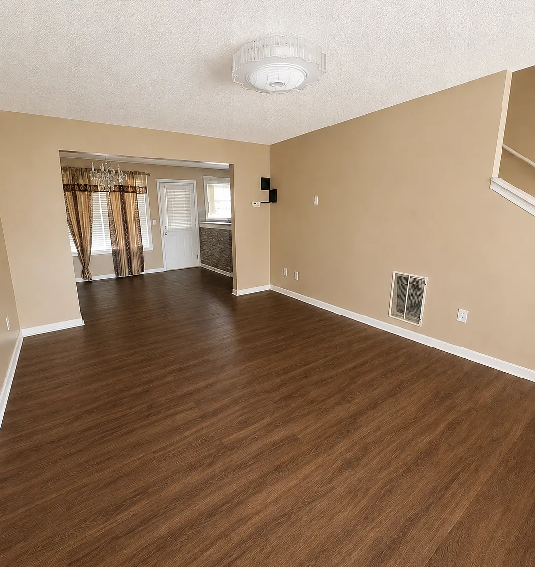 3 bed, 1404 sqft, $1,900 — Photo 3
