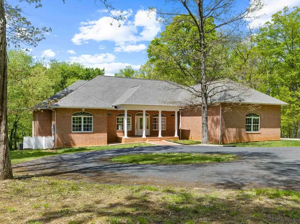 63 Stoneyridge Ln, Lyndhurst, VA 22952