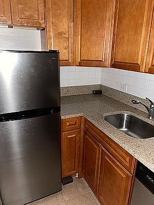 3rd image of 333 E 81st St #Penthouse