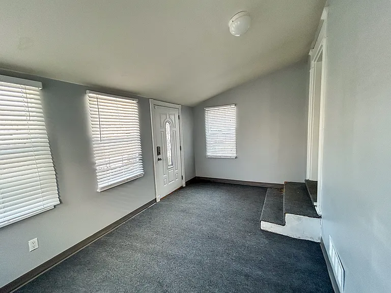 5846 N Keystone Ave — Photo 7