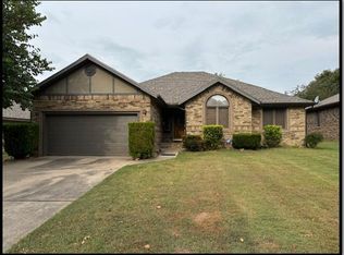 2425 S Nolting Ave, Springfield, MO 65807