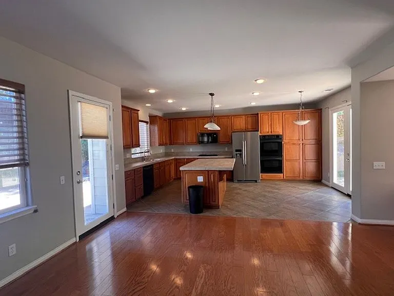 477 Hawk Canyon Ct — Photo 24