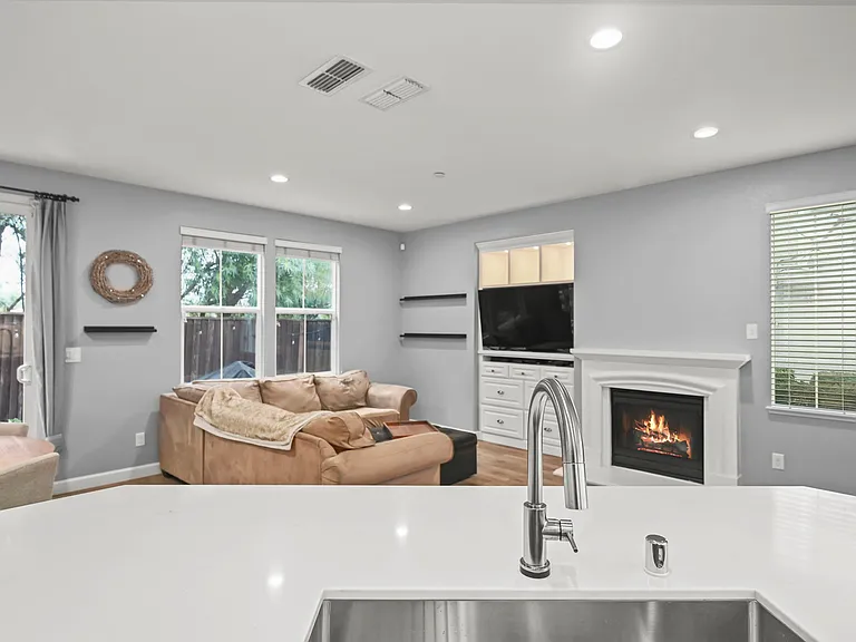 512 Falling Star Dr — Photo 8