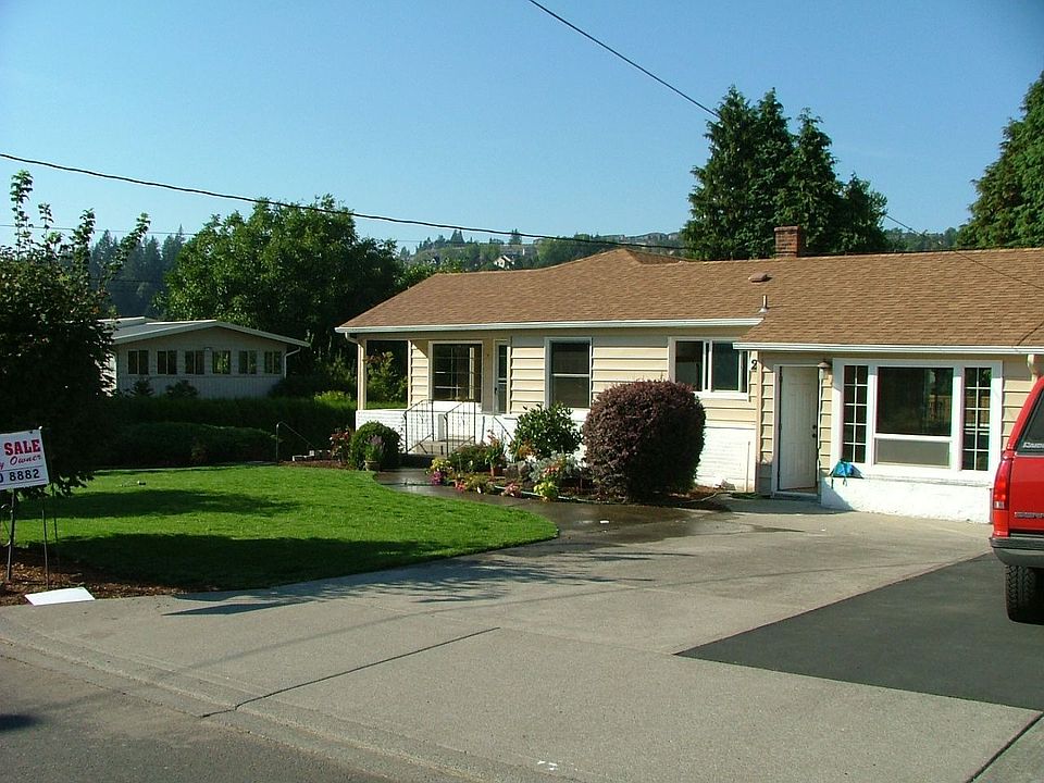 2nd image of 2943 E 1st Ave