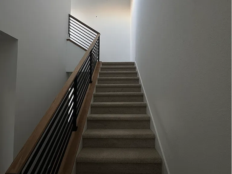 830 Josephine Way — Photo 3