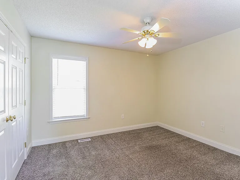 4512 Carol Ct — Photo 14