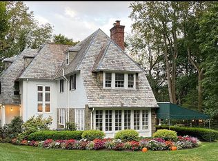 521 Fishers Rd, Bryn Mawr, PA 19010