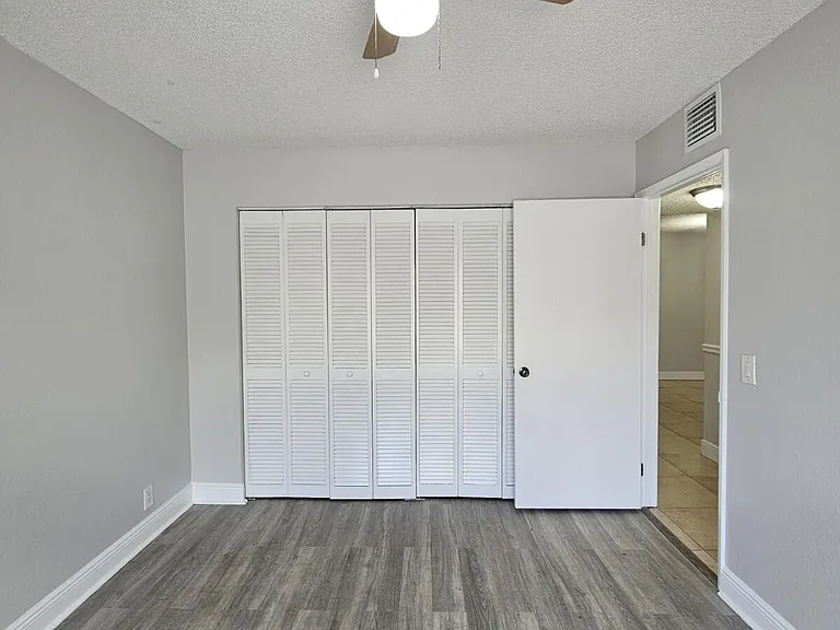 1453 Lake Crystal Dr #D — Photo 19