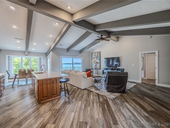 320 Waters Edge Dr #3B-30-3B, Lake Ozark, MO 65049