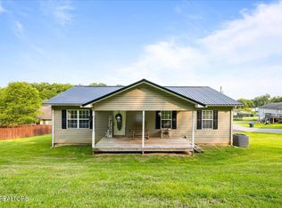 115 Sam William Ln, Jacksboro, TN 37757