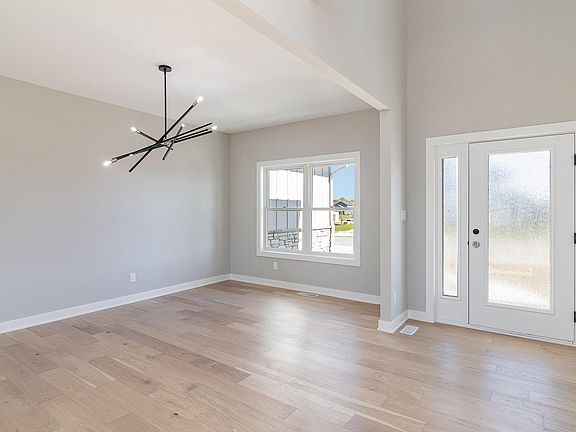 4th image of 13416 Superior Ln
