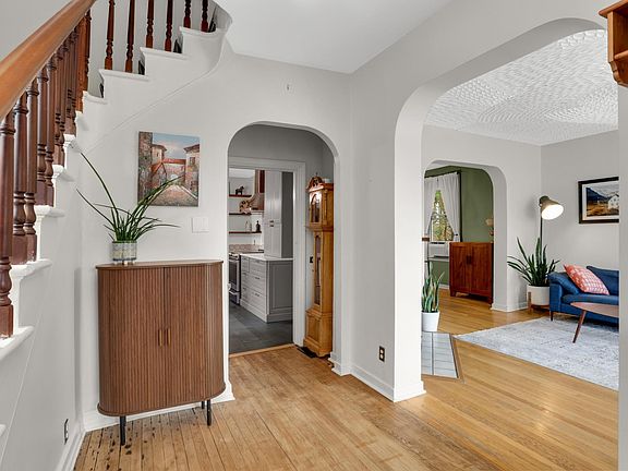 5th image of 993 Fairmount Ave