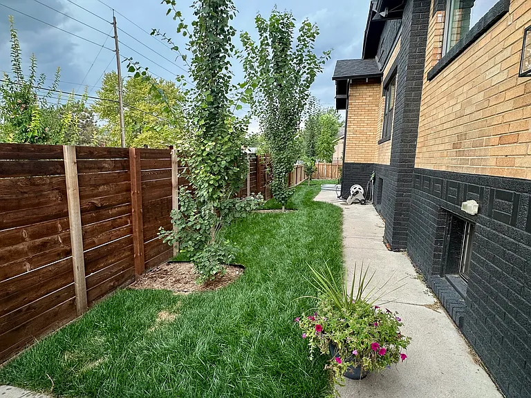 1400 Perry St — Photo 15