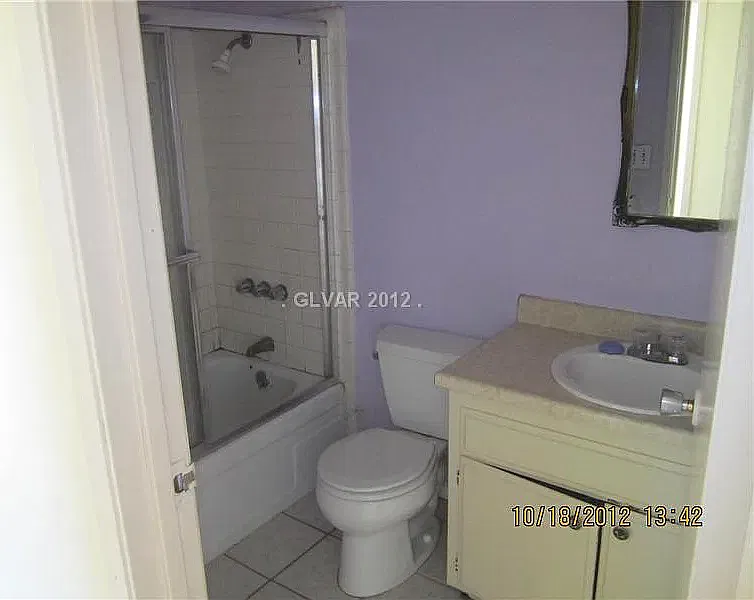 4 bed, 1270 sqft, $1,800 — Photo 1