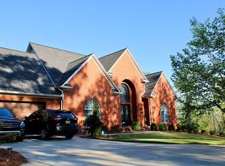 227 Buckhorn Dr, Calhoun, GA 30701