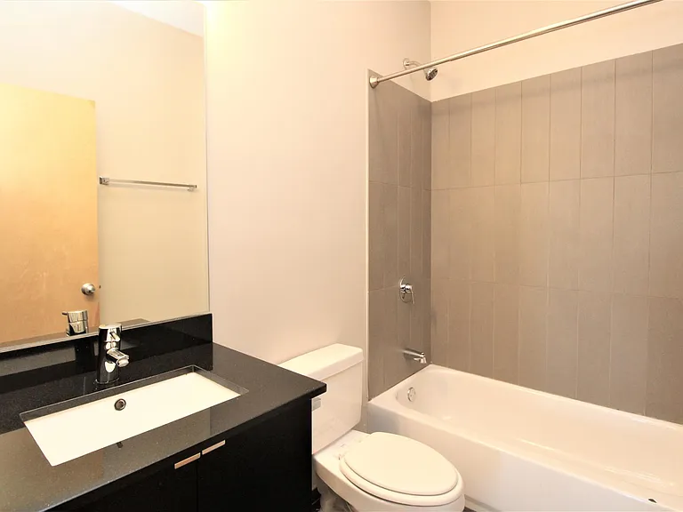 2157 N Damen Ave #404 — Photo 23