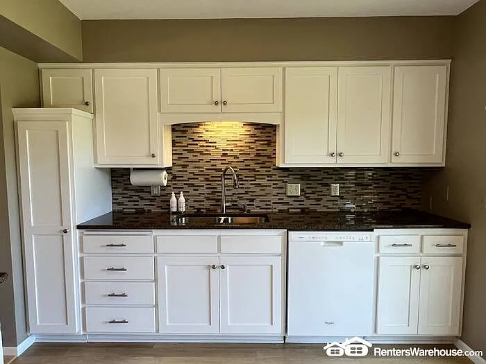 1817 Welland Ave — Photo 31