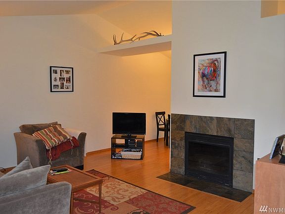 4th image of 2218 NE Thistle Ct