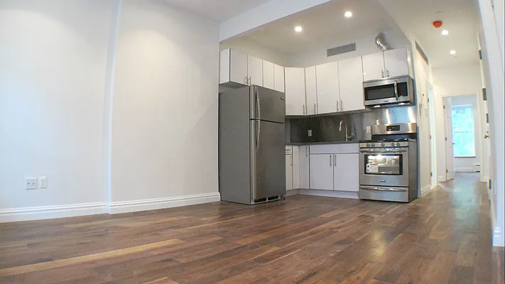 Rented by Keller Williams NYC | media 14