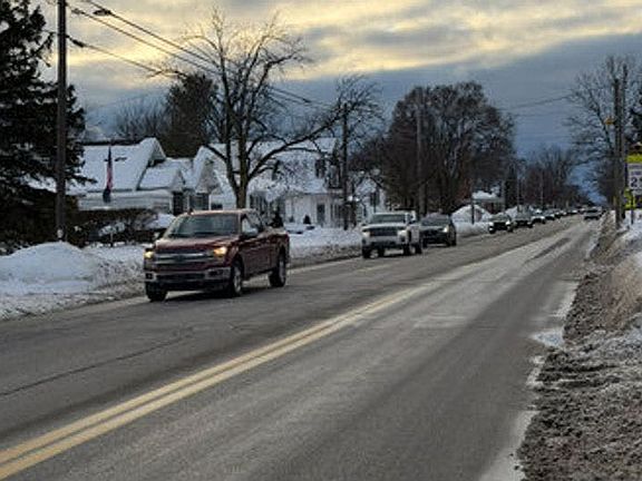 4th image of 534 E Savidge St