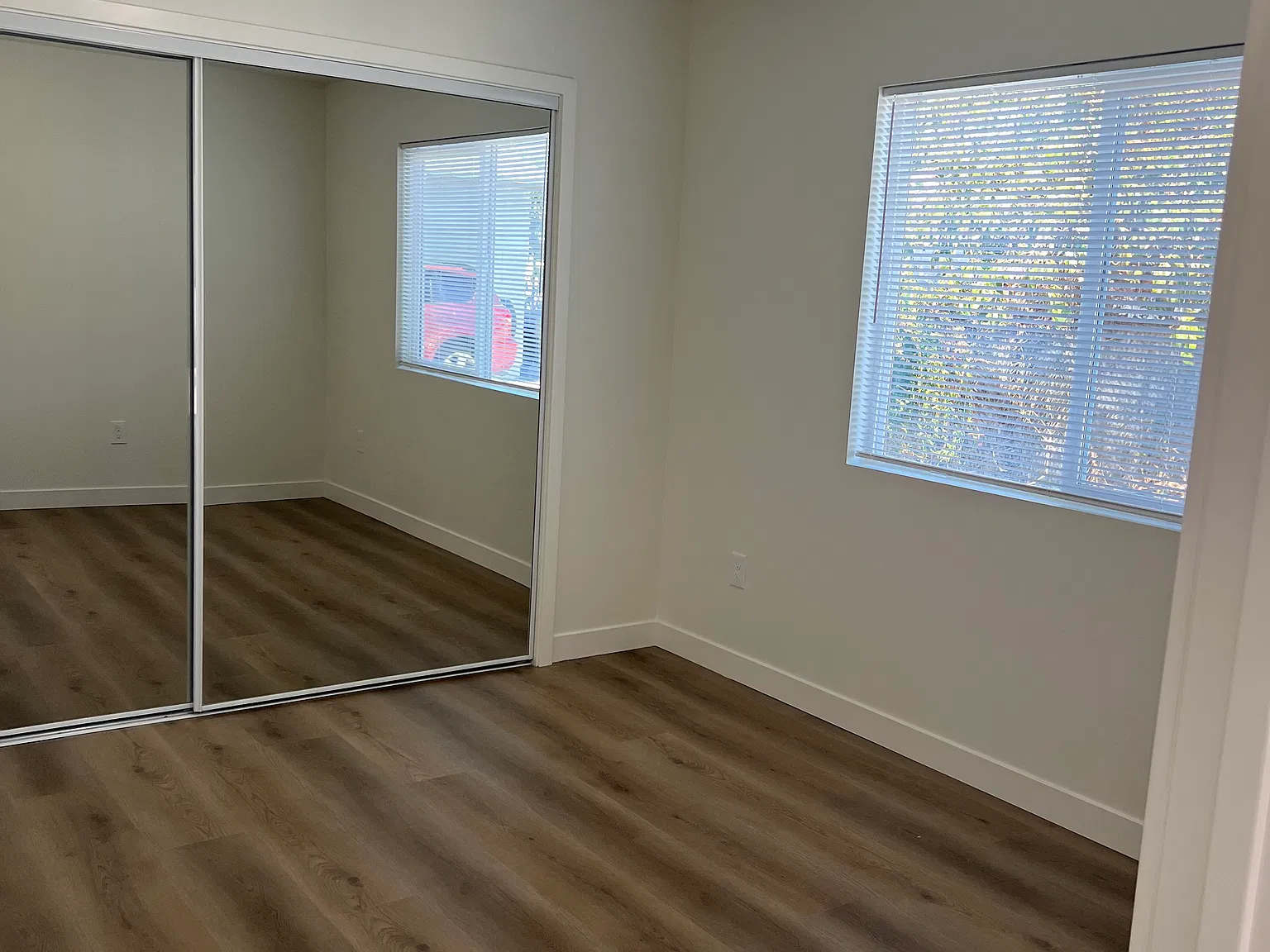 2 bed, 800 sqft, $3,200 — Photo 3