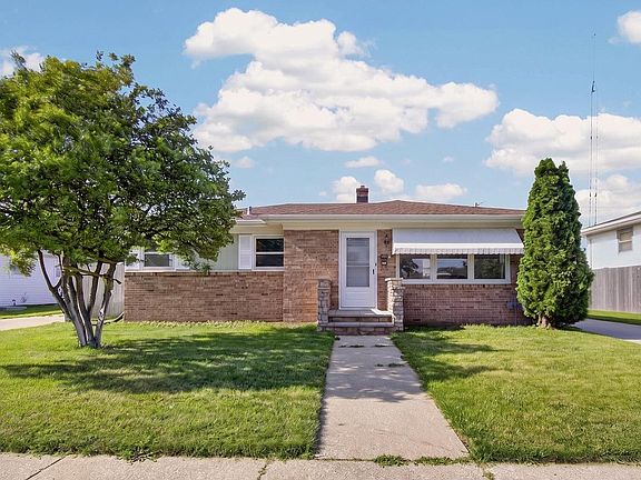 3rd image of 1008 Saxony DRIVE