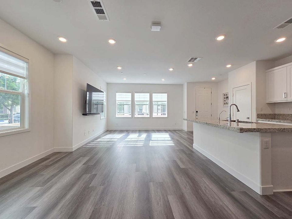 1st image of 12060 Turnleaf Ave
