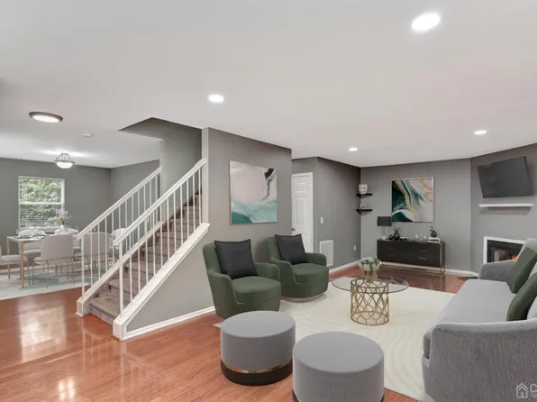 204 Bexley Ln, Piscataway, NJ 08854