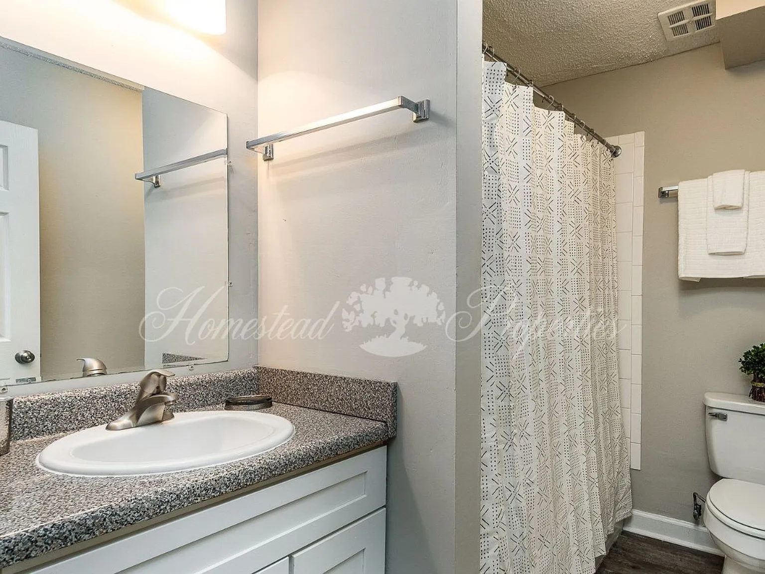 Willow Creek Apartments — Photo 2