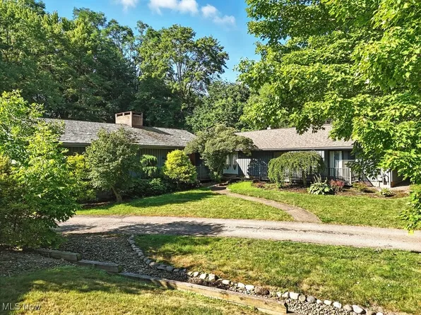 615 Glen Eden Ct, Aurora, OH 44202