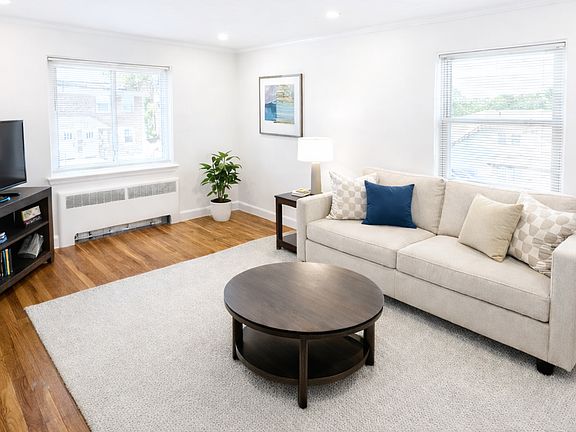 4th image of 186 Summit Ave #1A