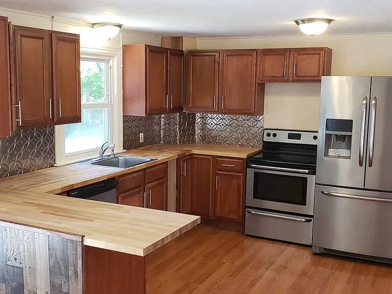 10 Midway Park — Photo 2