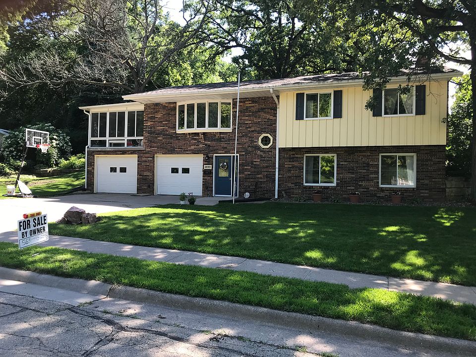 1st image of 2899 Meadow Wood Dr