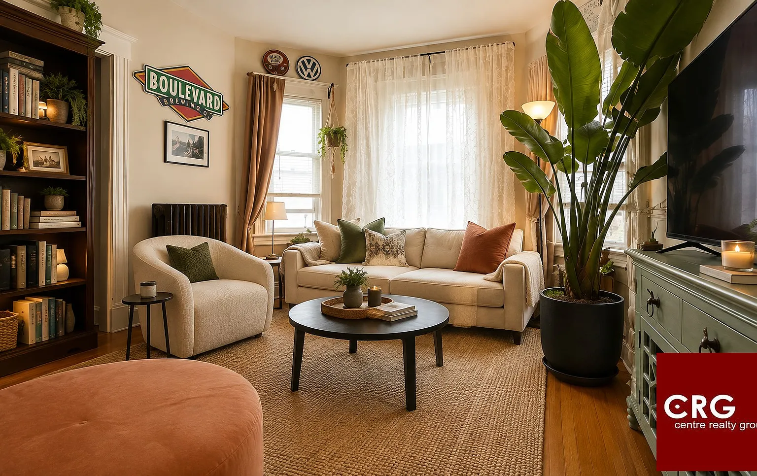 4 bed, 2.0 bath, $3,600 — Photo 2