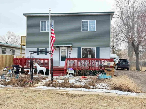 429 3rd St N, New Town, ND 58763