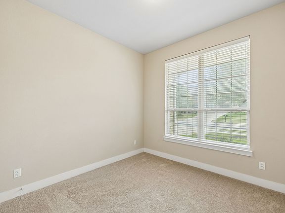 4th image of 1605 Hardeman Ln