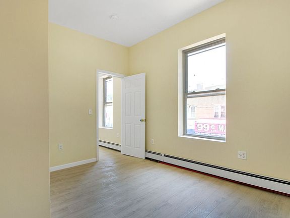 4th image of 11127 Jamaica Ave