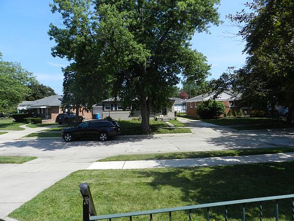 3rd image of 4318 Adams Cir